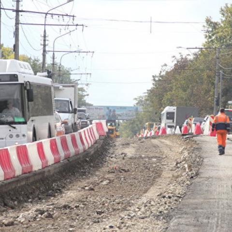 Аксенов пригрозил "жесткими" мерами за срыв сроков ремонта дорог в Симферополе  